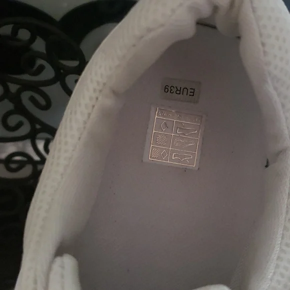 Tiansmy white platform runner. - Picture 3 of 4